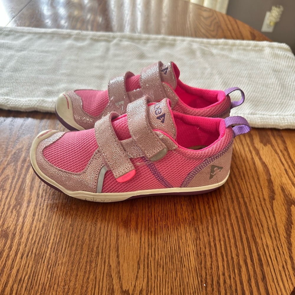 Little girls Plae shoes